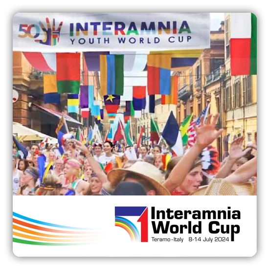 Tutto il team UniTe alla gran parata dell'Interamnia World Cup.